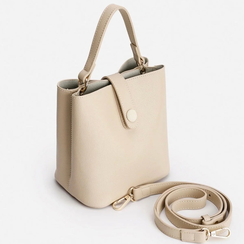 vegan Cream bag with detachable straps